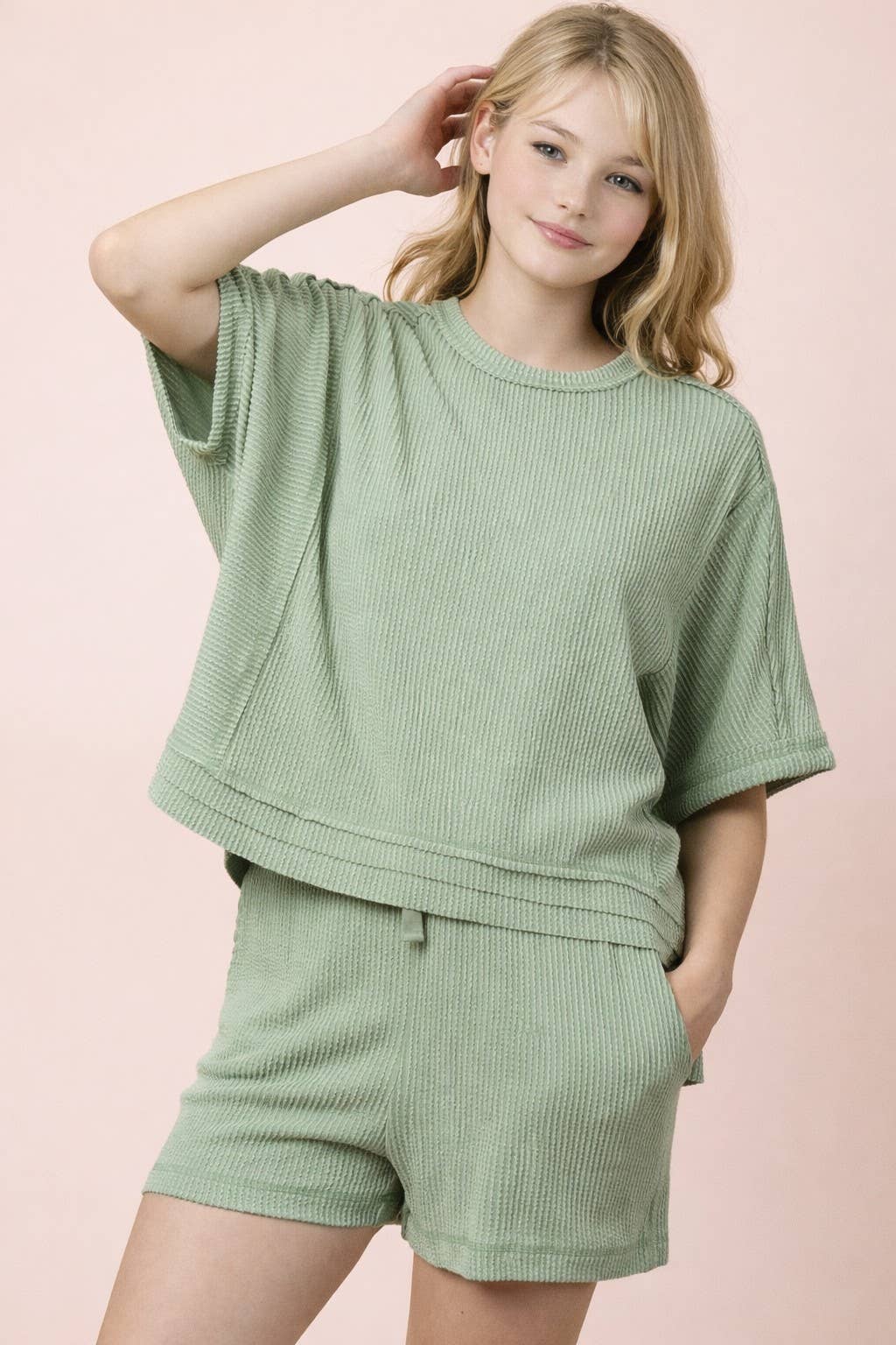 Ribbed Comfy Set – Oversized Lounge Top & Shorts