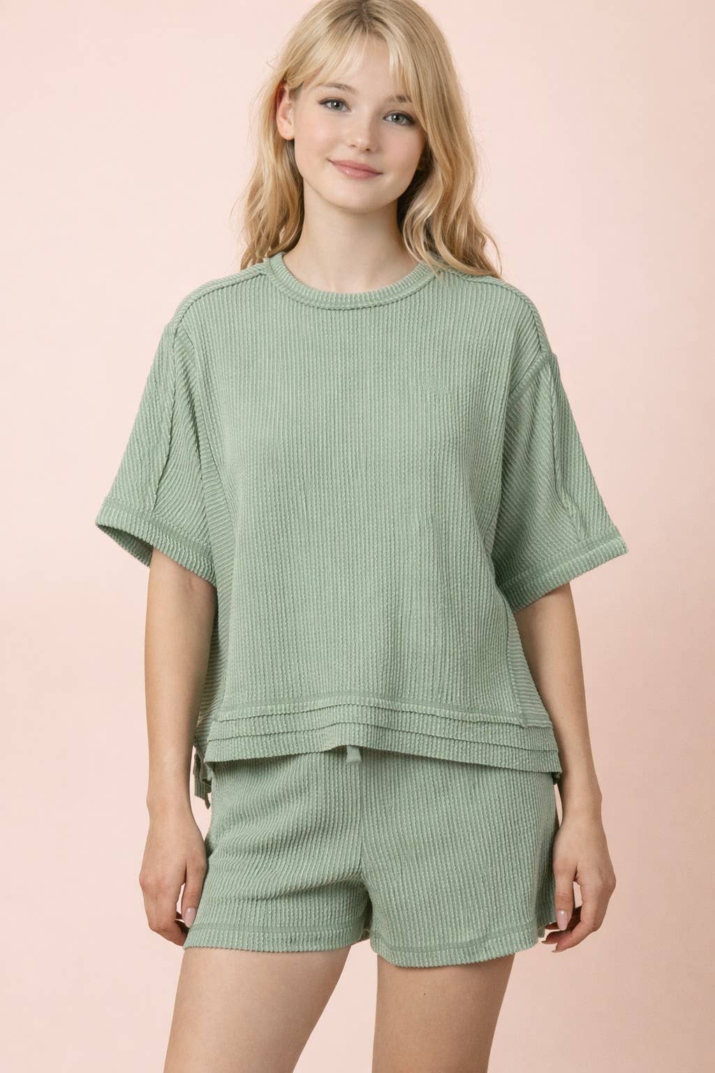 Ribbed Comfy Set – Oversized Lounge Top & Shorts