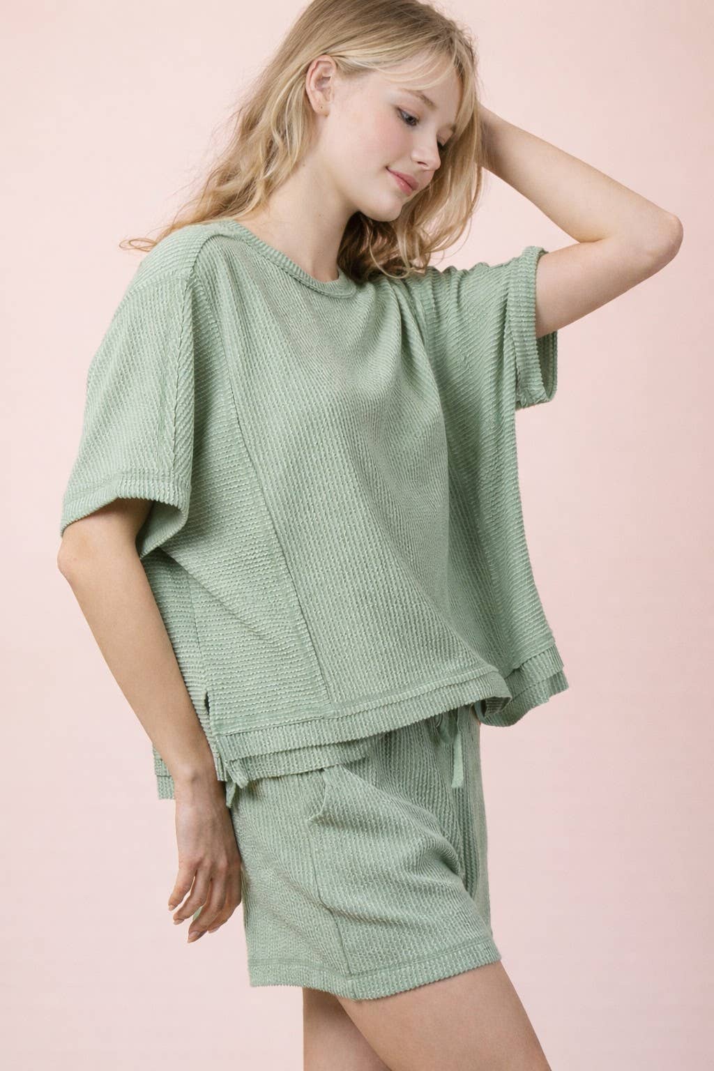 Ribbed Comfy Set – Oversized Lounge Top & Shorts